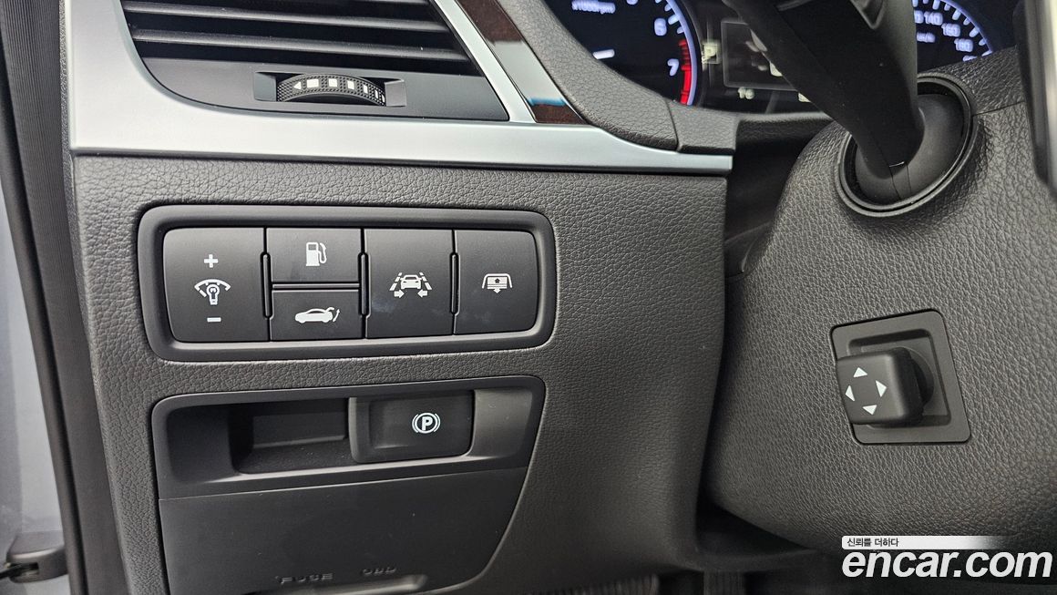 Hyundai Genesis 2016