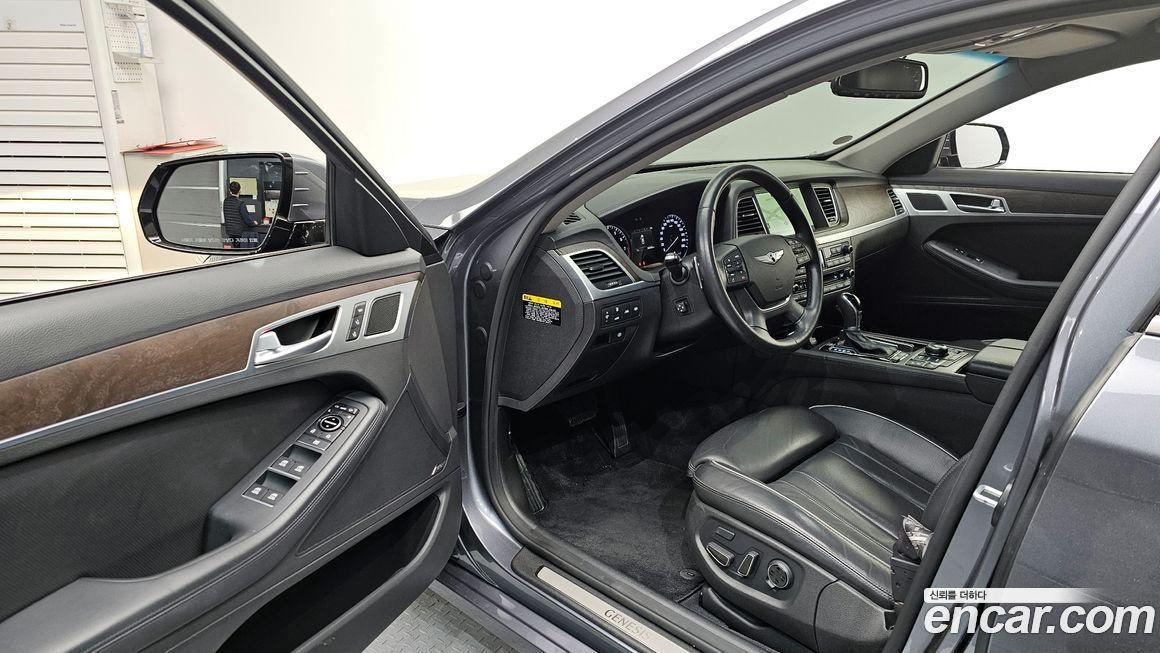 Hyundai Genesis 2015