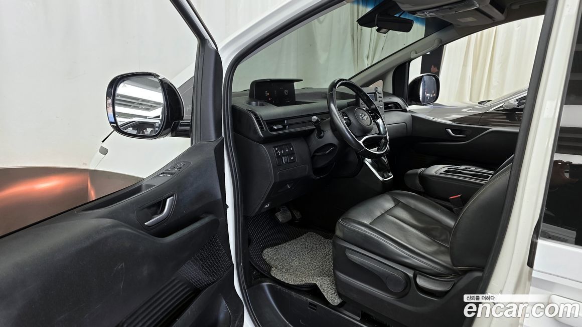 Hyundai Staria 2022