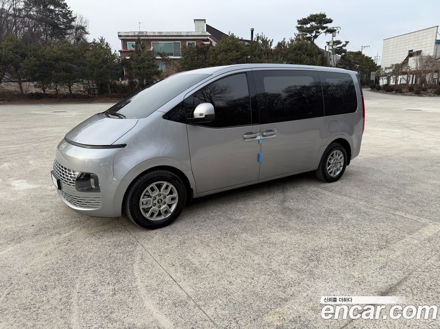 Hyundai Staria 2025
