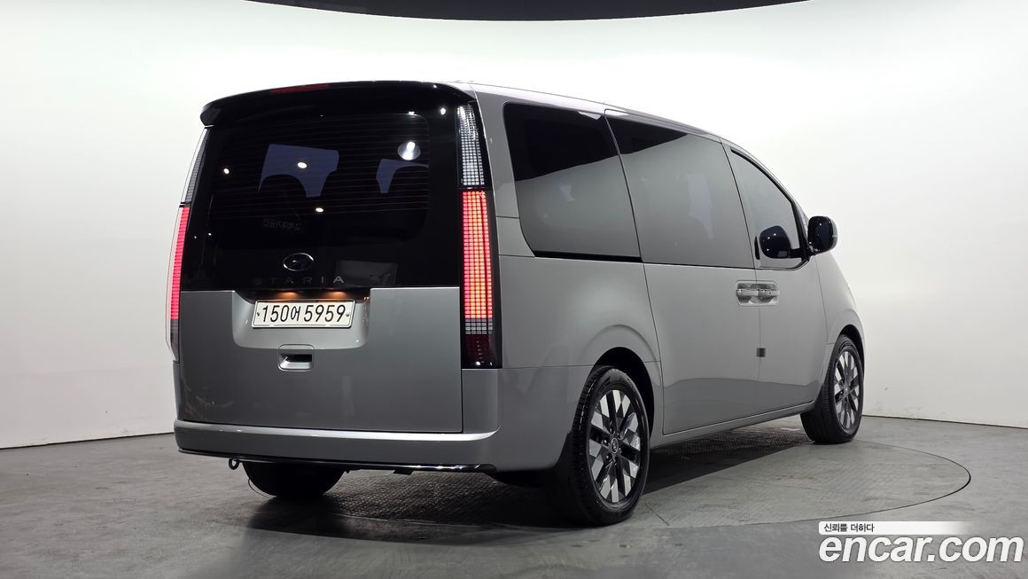 Hyundai Staria 2022