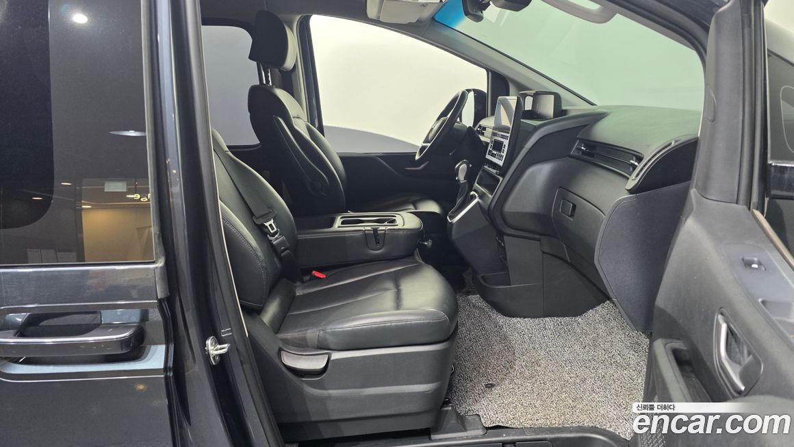 Hyundai Staria 2023
