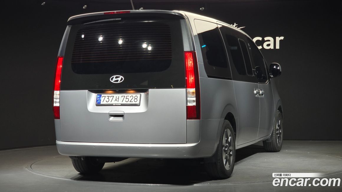 Hyundai Staria 2025