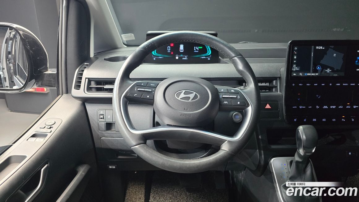 Hyundai Staria 2025