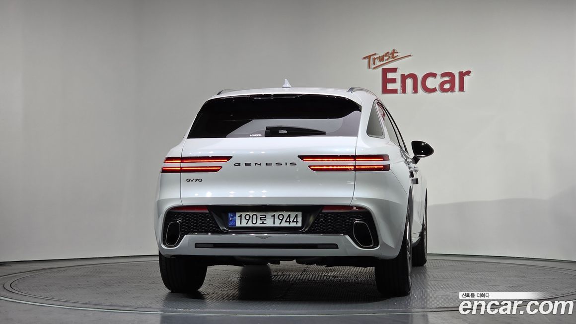 Genesis GV70 2024