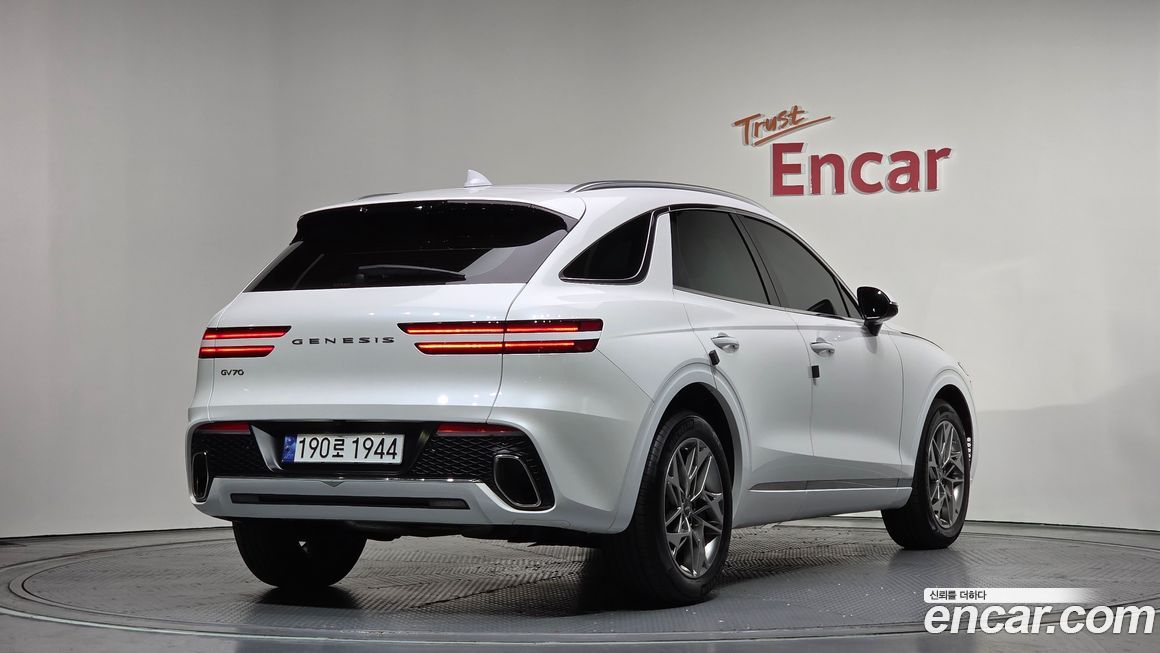 Genesis GV70 2024