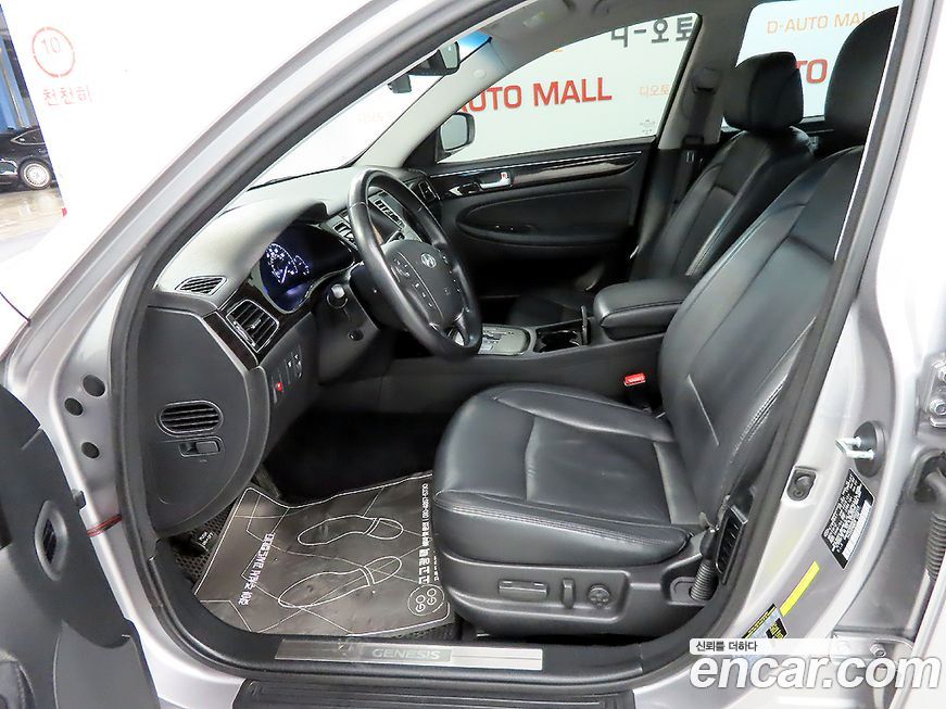 Hyundai Genesis 2012