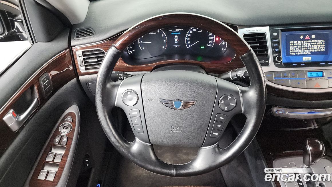 Hyundai Genesis 2012