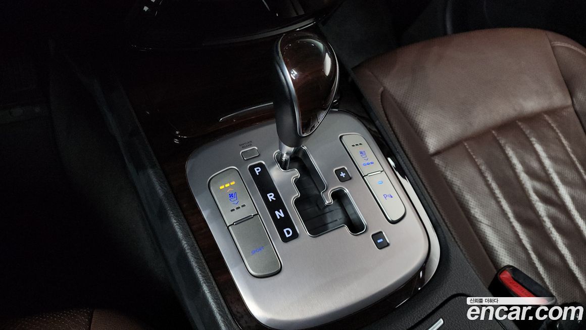 Hyundai Genesis 2012