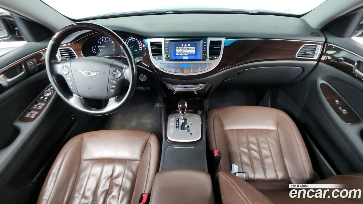 Hyundai Genesis 2012