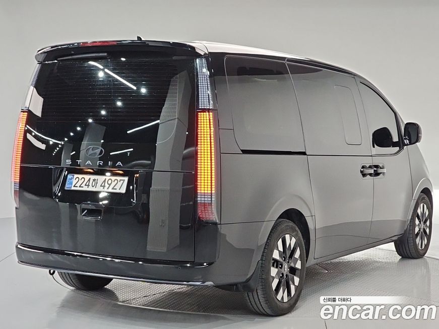 Hyundai Staria 2025