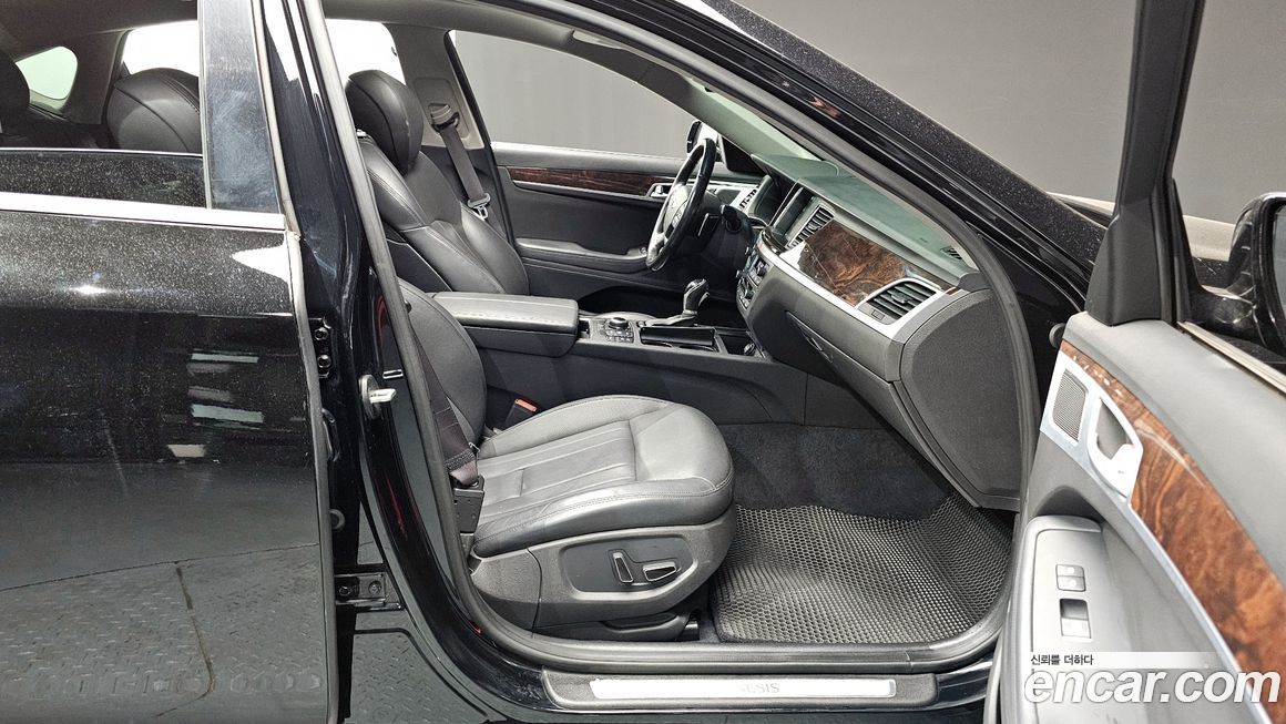 Hyundai Genesis 2014