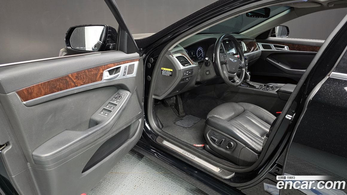 Hyundai Genesis 2014