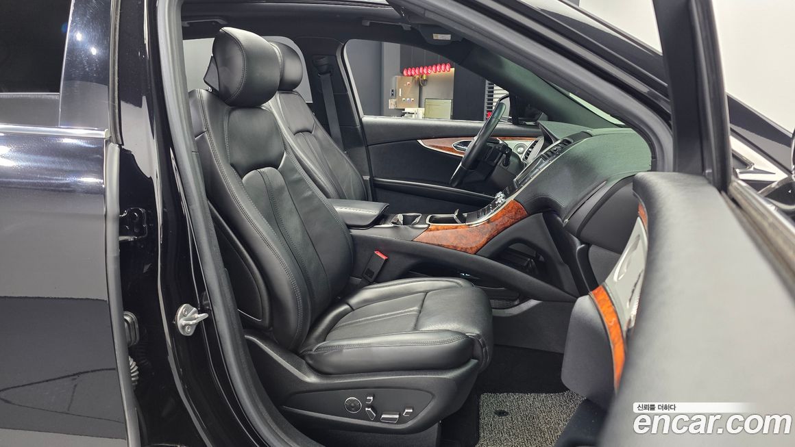 Lincoln Nautilus 2020