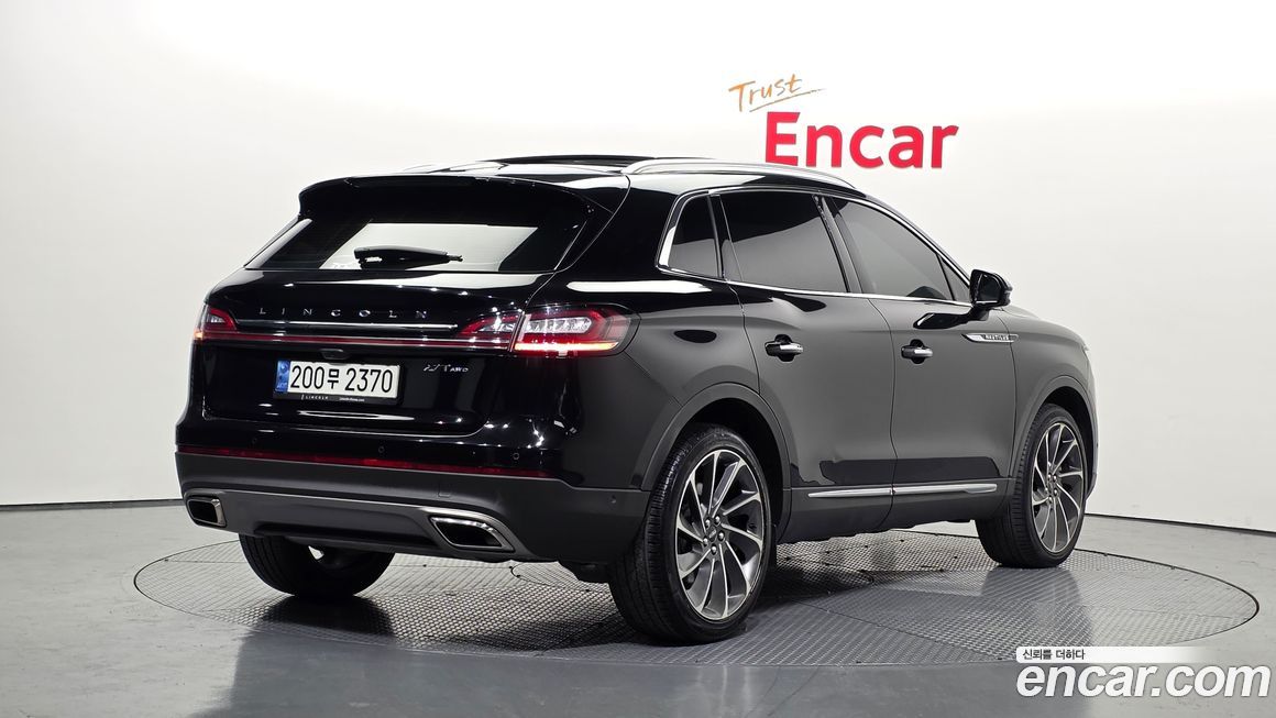 Lincoln Nautilus 2020