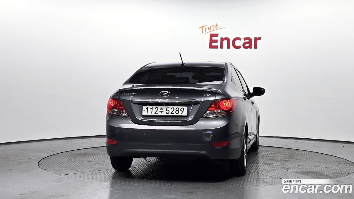 Hyundai Accent 2012
