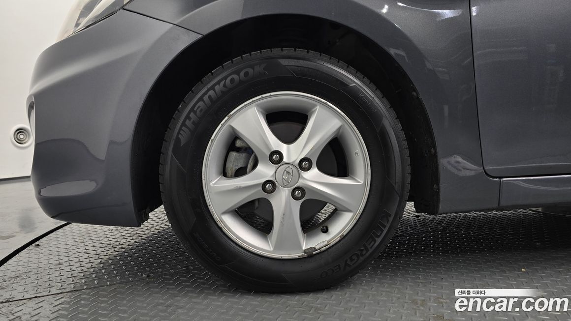 Hyundai Accent 2012