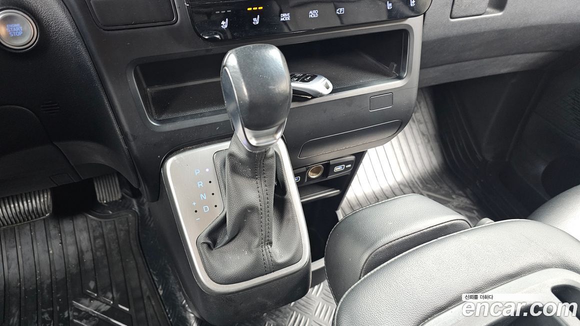 Hyundai Staria 2022