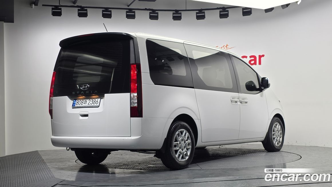 Hyundai Staria 2023