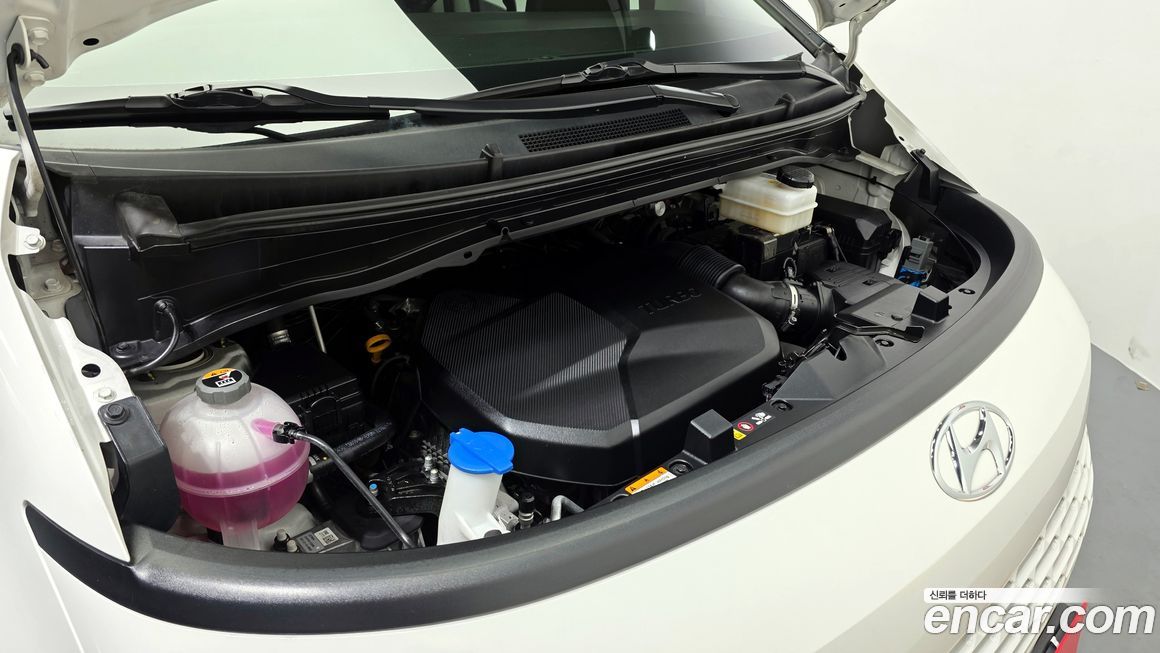 Hyundai Staria 2023