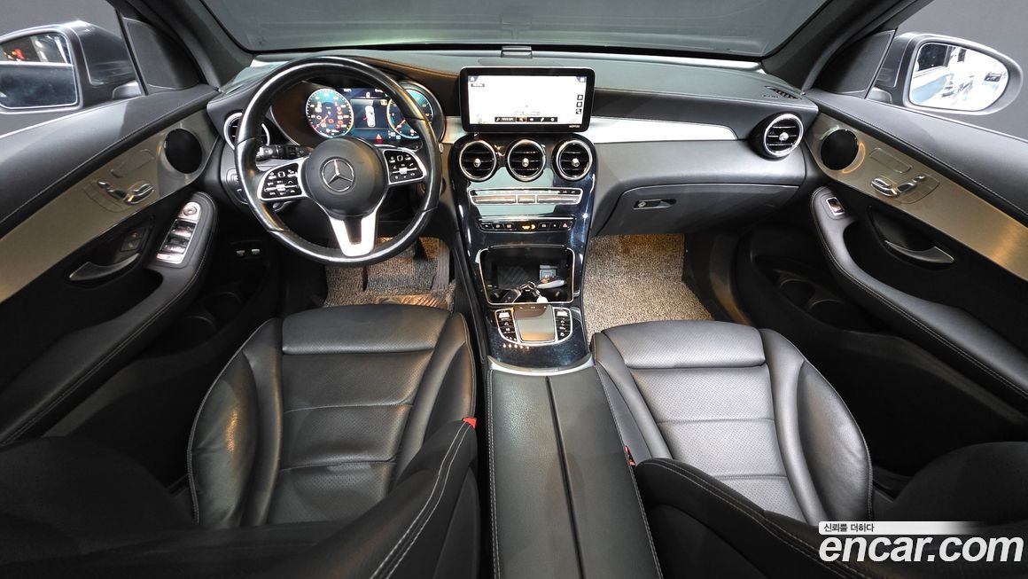 Mercedes-Benz GLC-Class 2021