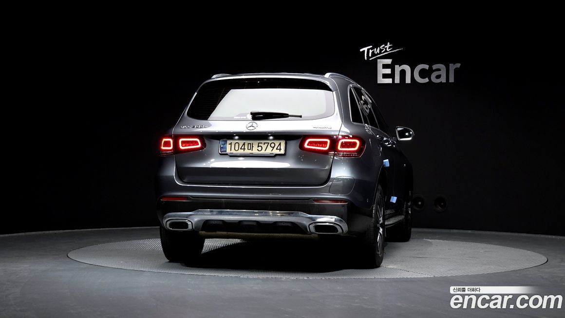 Mercedes-Benz GLC-Class 2021