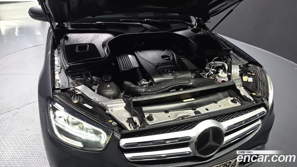 Mercedes-Benz GLC-Class 2021