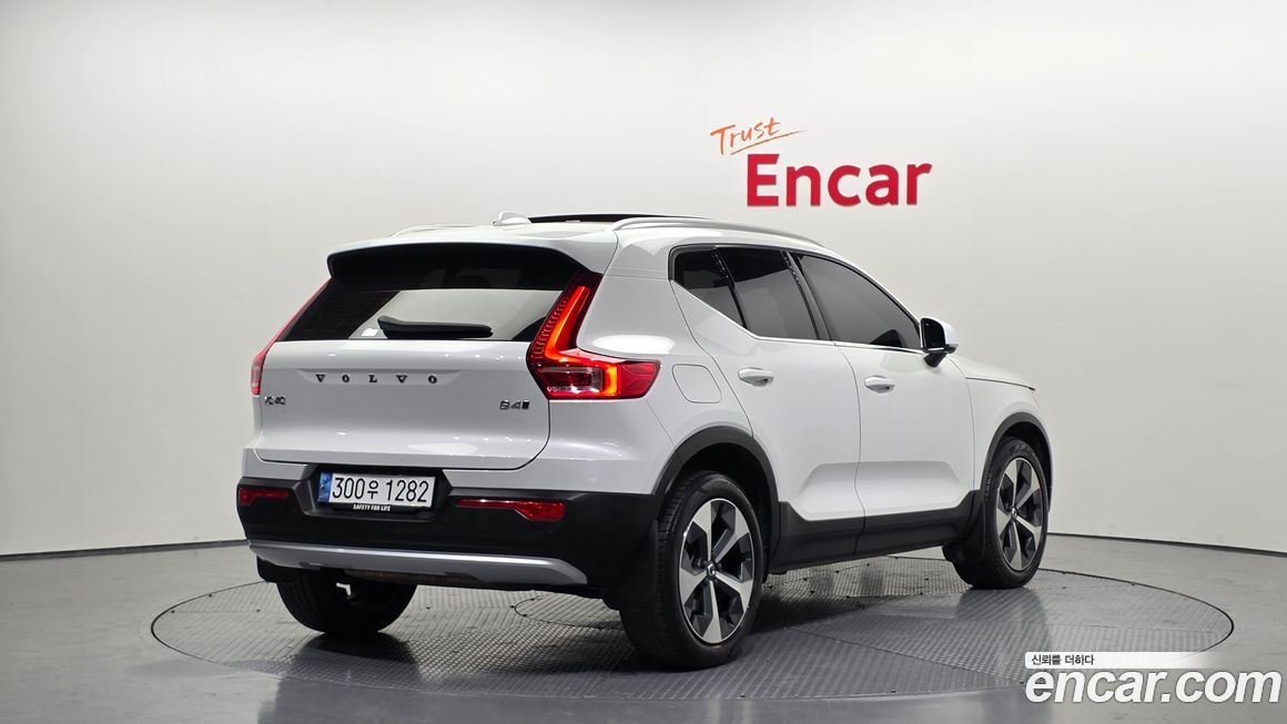 Volvo XC40 2023