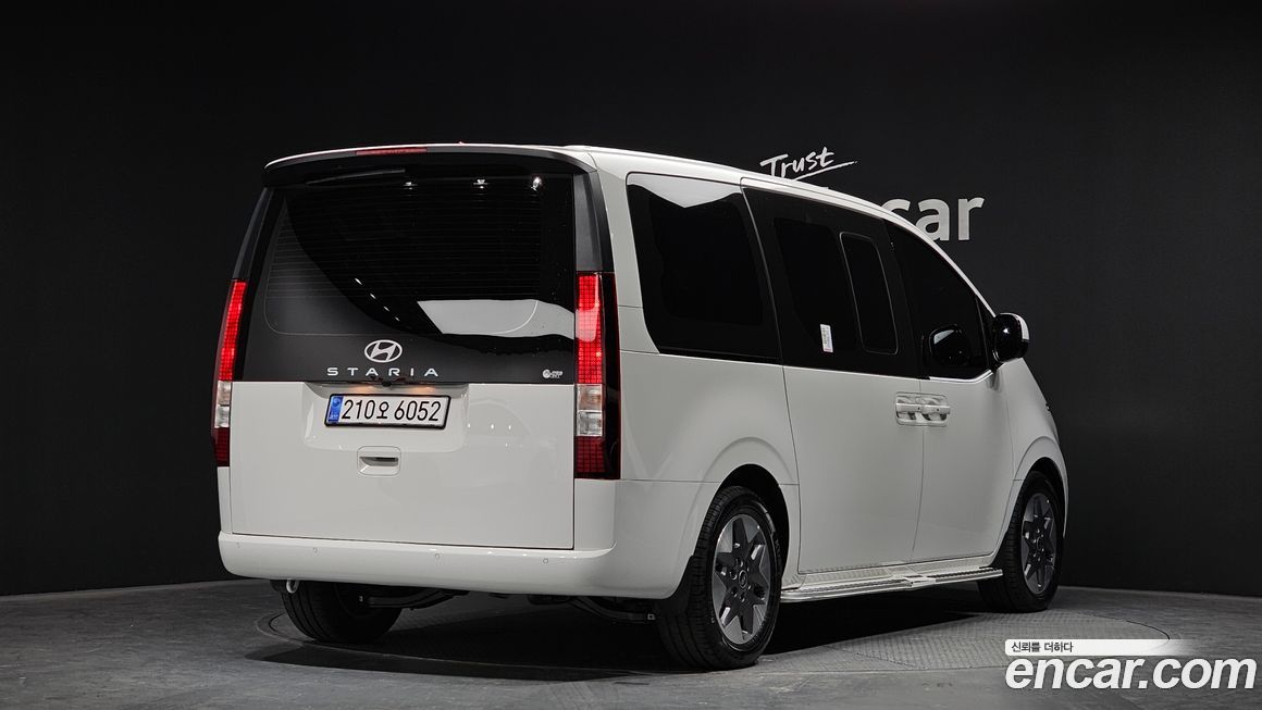 Hyundai Staria 2025