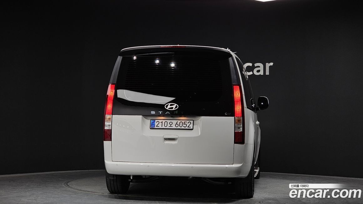 Hyundai Staria 2025