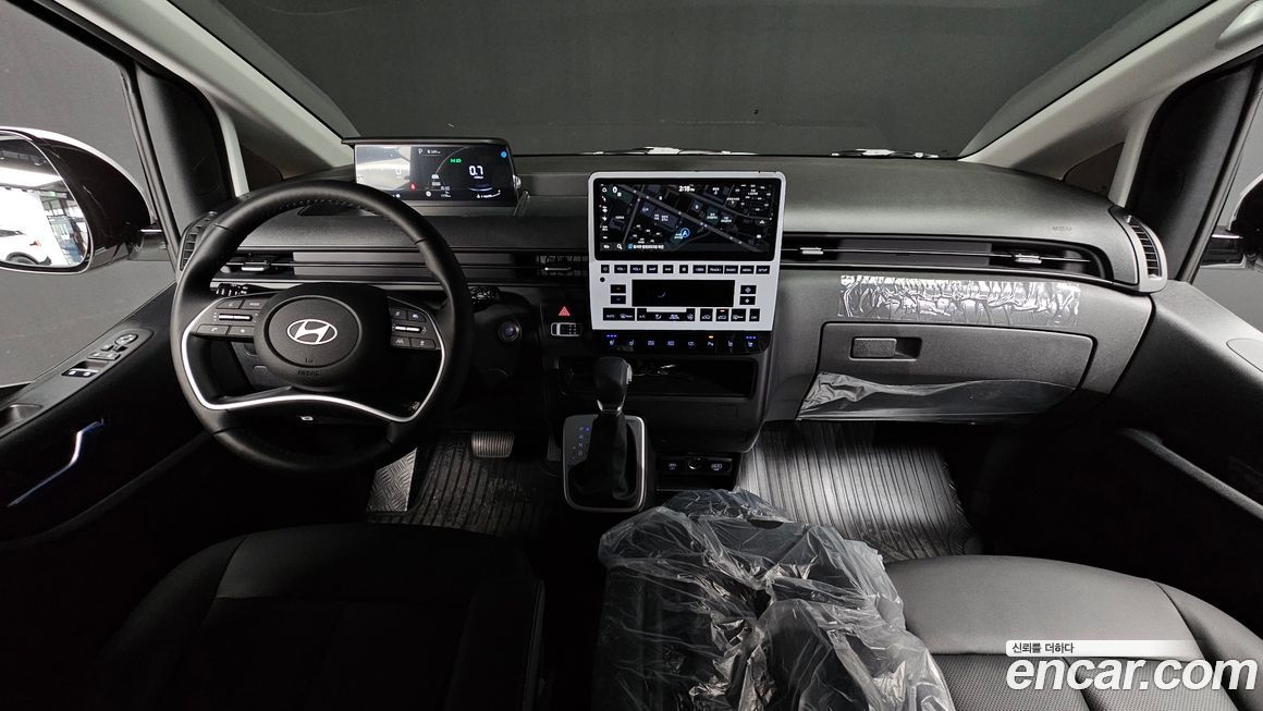 Hyundai Staria 2025