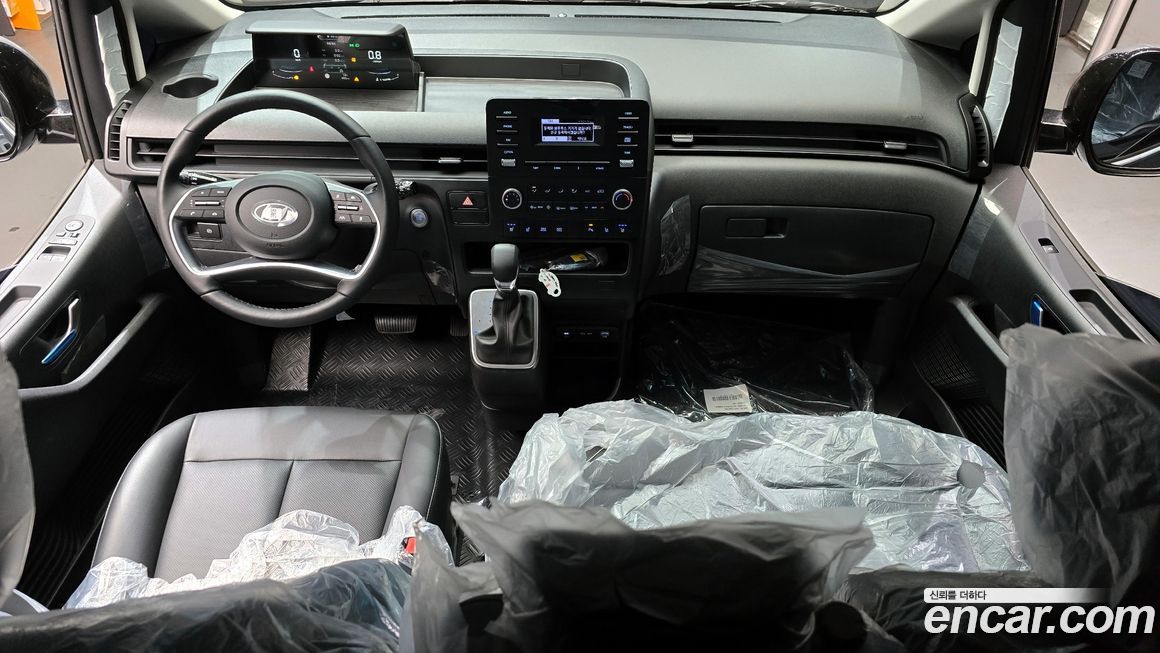 Hyundai Staria 2025