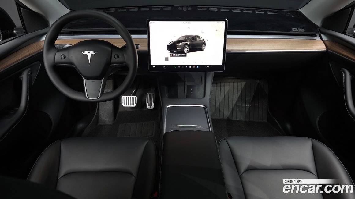 Tesla Model Y 2024