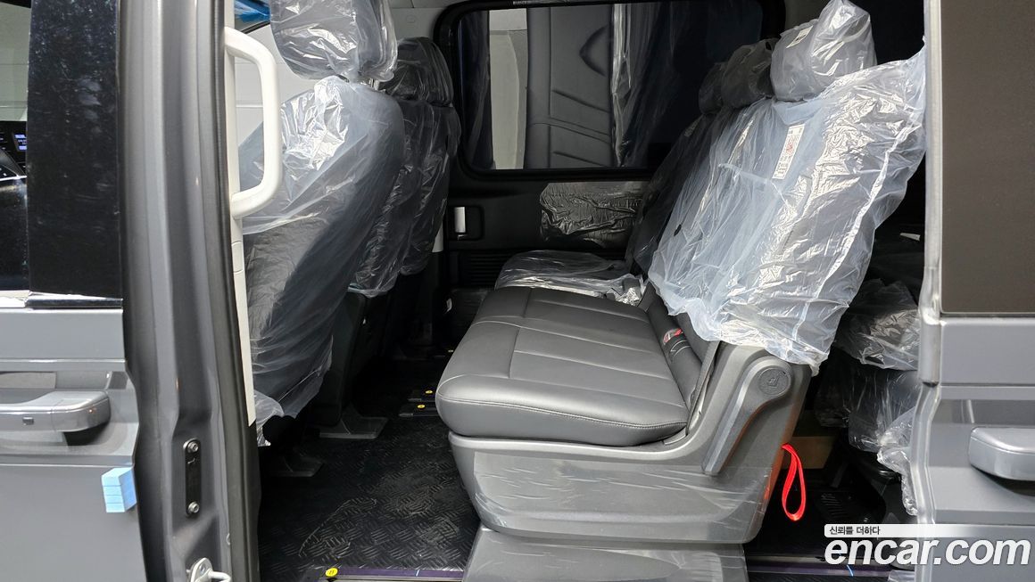 Hyundai Staria 2025