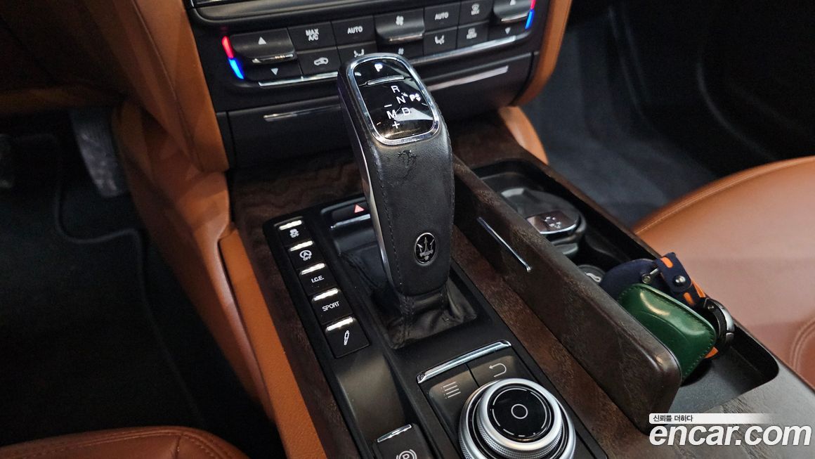 Maserati Quattroporte 2020