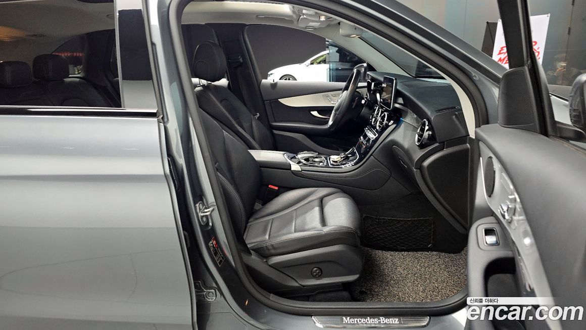 Mercedes-Benz GLC-Class 2019