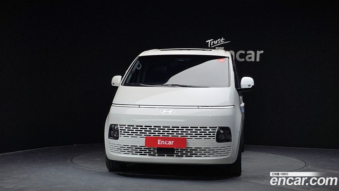 Hyundai Staria 2025