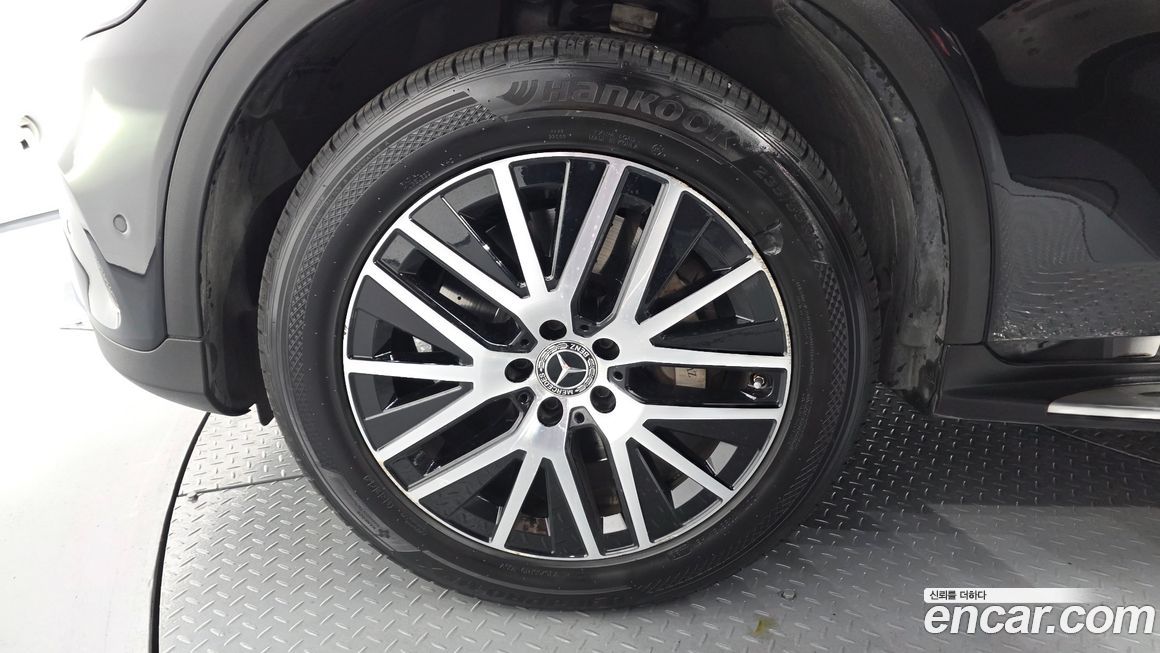 Mercedes-Benz GLC-Class 2021