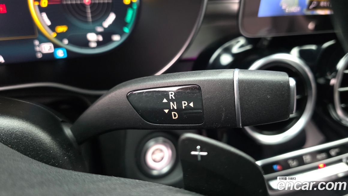 Mercedes-Benz GLC-Class 2021