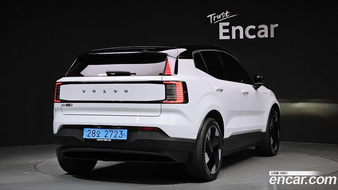 Volvo EX30 2025