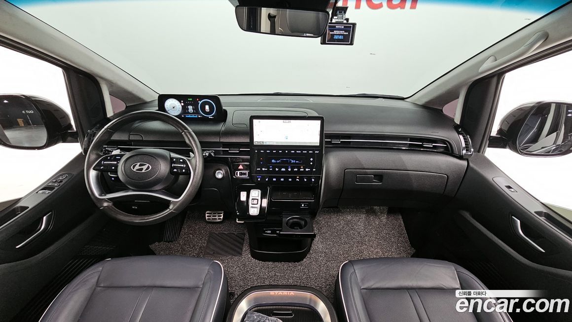 Hyundai Staria 2025
