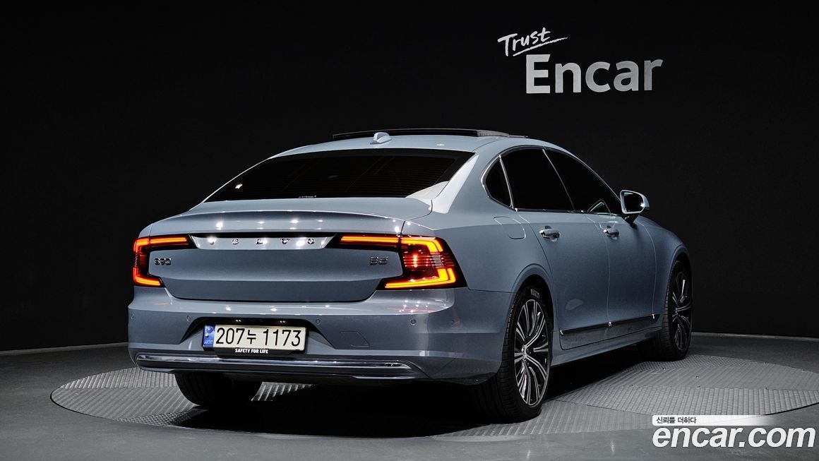 Volvo S90 2023