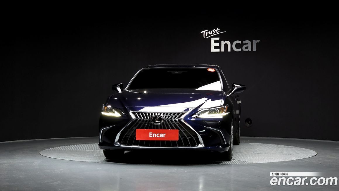 Lexus ES 2023