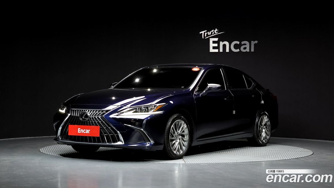 Lexus ES 2023