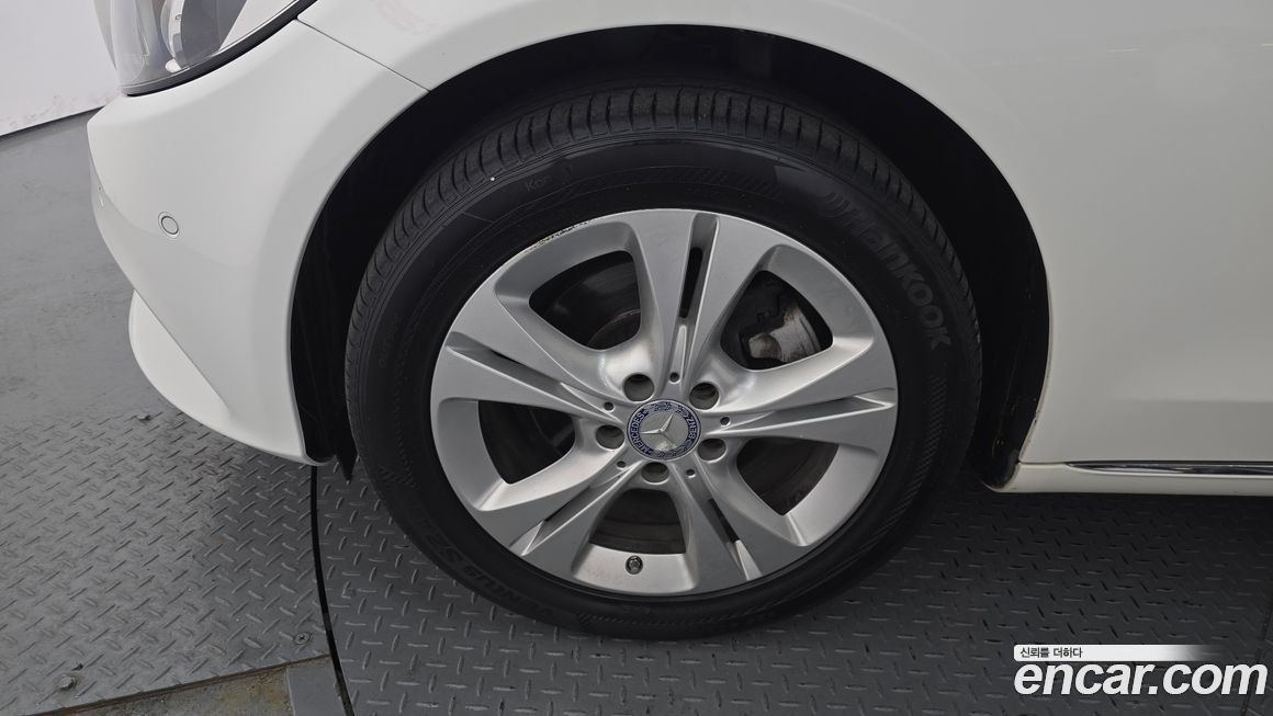 Mercedes-Benz C-Class 2016