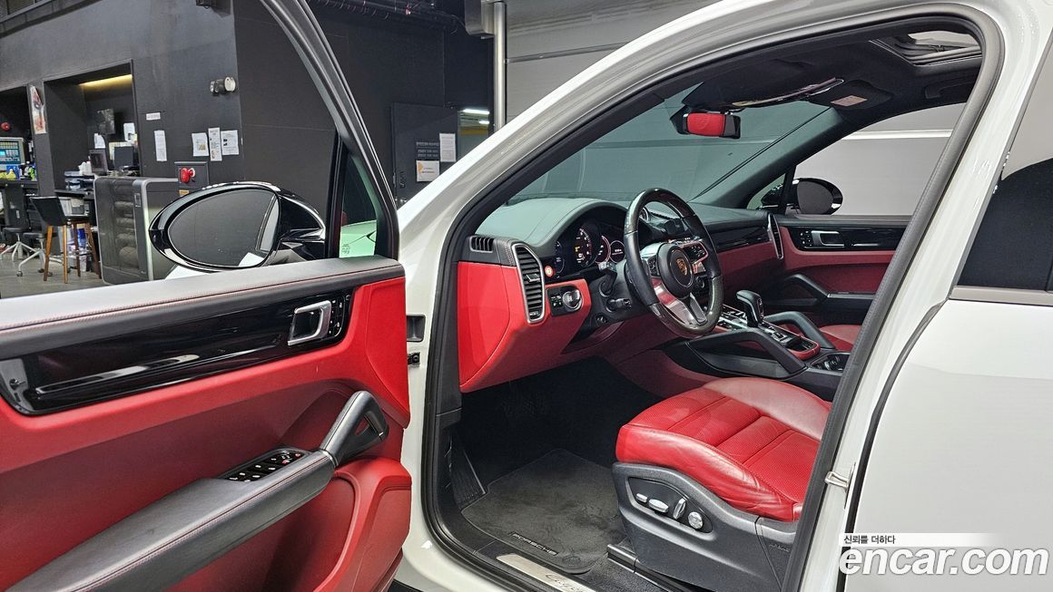 Porsche Cayenne 2021