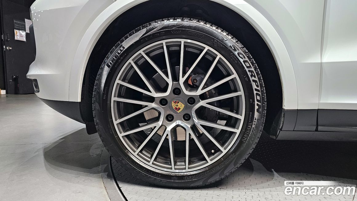 Porsche Cayenne 2021