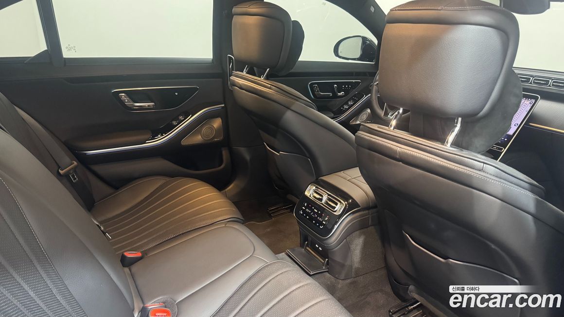 Mercedes-Benz S-Class 2025