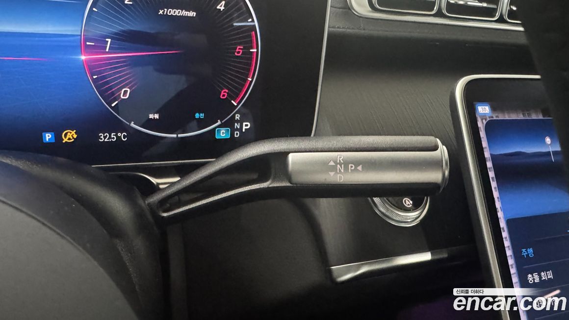 Mercedes-Benz S-Class 2025