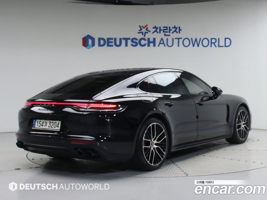 Porsche Panamera 2022